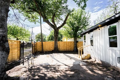 423 Frisco St, Houston, TX 77022 - photo 2