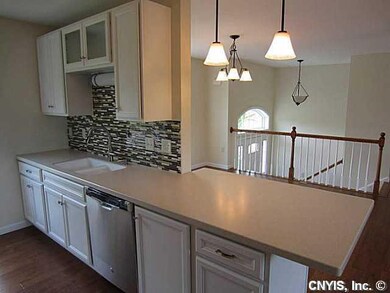 Kitchen Beautiful counters, back splash, breakfast