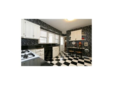 Kitchen eating area.