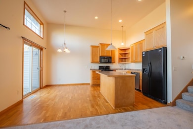 8382 Cedarview Cir, Savage, MN 55378 - photo 5