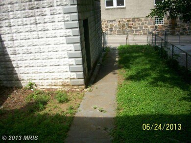 838 Lyndhurst St, Baltimore, MD 21229 - photo 2