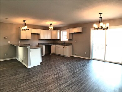 322 S 11th Ave W, Newton, IA 50208 - photo 5