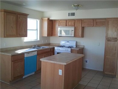 555 River Valley St, El Paso, TX 79915 - photo 2