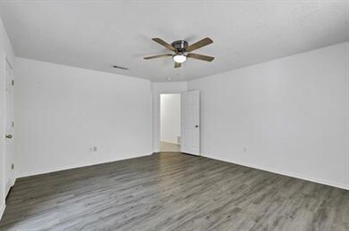 206 Bobbie Ann Ct, Granbury, TX 76049 - photo 6