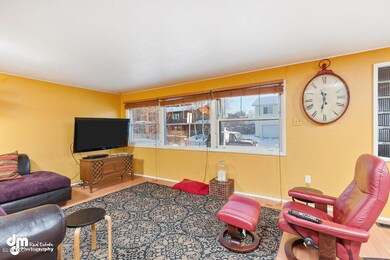 Living Room 20171125-DW-0633_1-SMALL