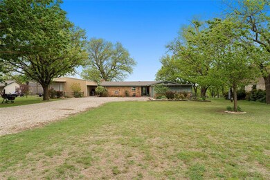 1900 Long Creek Ct, Granbury, TX 76049 - photo 2