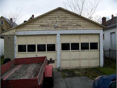 Parking Lot/Garage