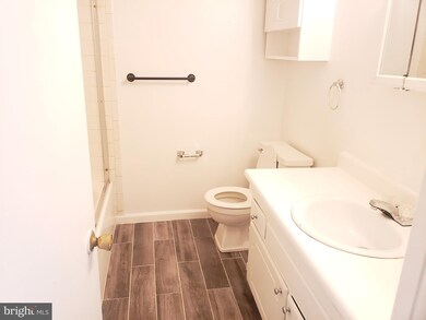 6011 Emerson St unit 610, Bladensburg, MD 20710 - photo 4