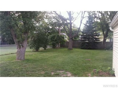 870 Pioneer Dr, North Tonawanda, NY 14120 - photo 3