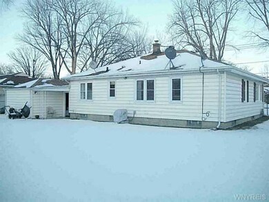 1554 Nash Rd, North Tonawanda, NY 14120 - photo 3