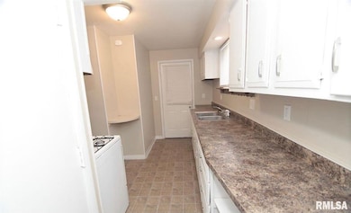 1226 N Sturdevant St, Davenport, IA 52804 - photo 2