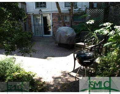 121 W Charlton Ln, Savannah, GA 31401 - photo 2