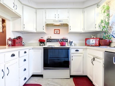 728 Auburn St unit F6, Whitman, MA 02382 - photo 5