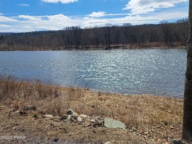 806 Macintosh Way, Matamoras, PA 18336 - photo 5