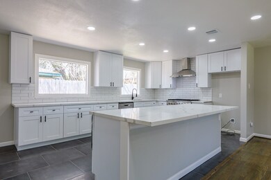 423 Fairbanks St, Houston, TX 77009 - photo 6