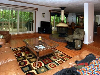 327 Gilbert Stuart Dr, East Greenwich, RI 02818 - photo 4