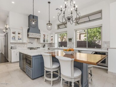 007_KITCHEN AREA