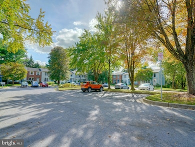 10633 Delfield Ct, Laurel, MD 20723 - photo 4