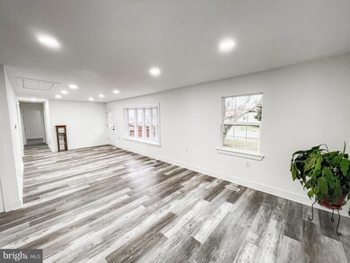 3 Center St, Saint Georges, DE 19733 - photo 5