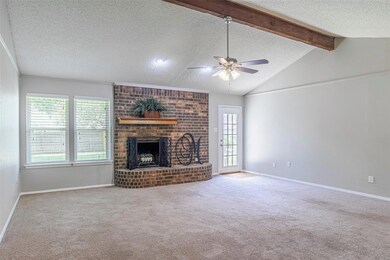 5911 Crestwood Cir E, North Richland Hills, TX 76180 - photo 4