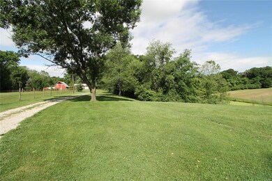 6831 Loyet Rd, Collinsville, IL 62234 - photo 7