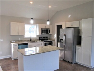 1031 Morton St, Shelbyville, TN 37160 - photo 2