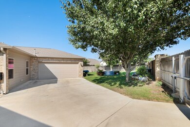 1710 Cherrywood Dr, Fredericksburg, TX 78624 - photo 7