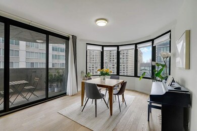 Lincoln Plaza Towers Apartments unit 9C, New York, NY 10023 - photo 4