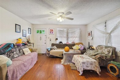 3. Living Room (1) (Unit 618)