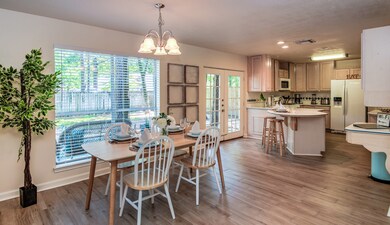 19 S Drifting Leaf Ct, Spring, TX 77380 - photo 5