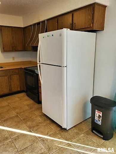 5809 Jebens Ave, Davenport, IA 52806 - photo 3