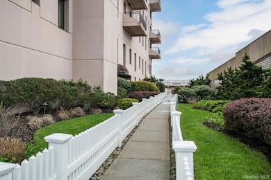 Ocean Club at Long Beach unit 7L, Long Beach, NY 11561 - photo 6