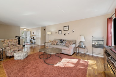 5438 Danbury Cir, Lake In the Hills, IL 60156 - photo 4