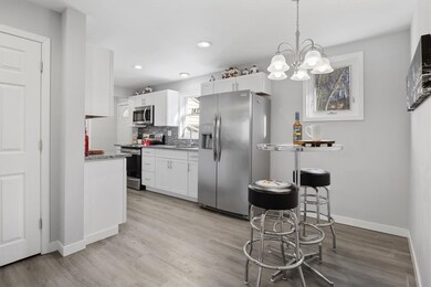 Light and bright eat-in kitchen