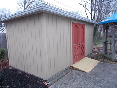 734 Oakwood Ave, Sheffield Lake, OH 44054 - photo 5