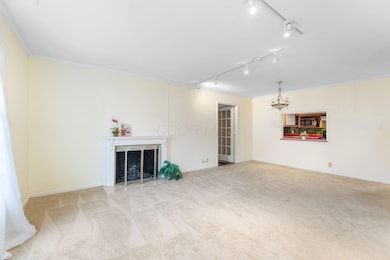 1631 Roxbury (Interior)-4