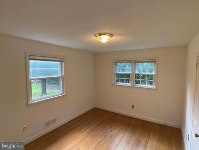 6700 Haycock Rd, Falls Church, VA 22043 - photo 5