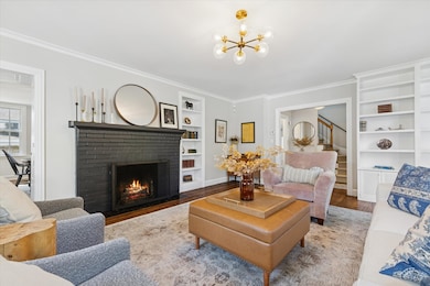 418 W Franklin St, Wheaton, IL 60187 - photo 2