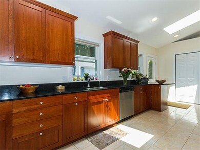 376 Waverley Oaks Rd unit 1, Waltham, MA 02452 - photo 2