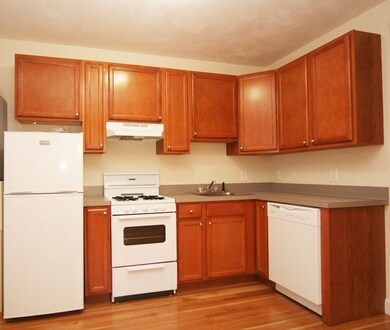 1054 Cambridge St unit 4R, Cambridge, MA 02139 - photo 2