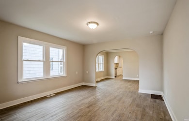 1303 E 29th St, Anderson, IN 46016 - photo 2