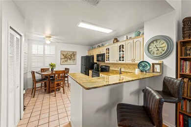 Kitchen23127 W Sligh 202B