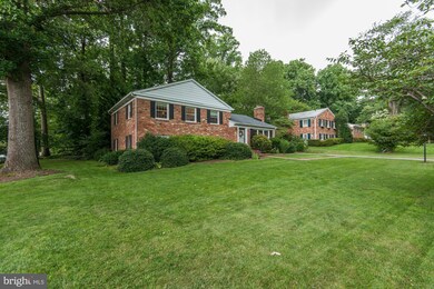 2420 Lancaster Ct, Falls Church, VA 22043 - photo 4