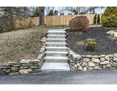 129 Old Marsh Hill Rd, Dracut, MA 01826 - photo 3