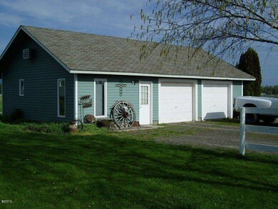 Garage w/Studio Apartment