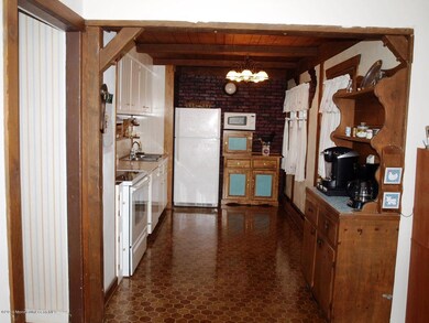 906 woodmere kitchen