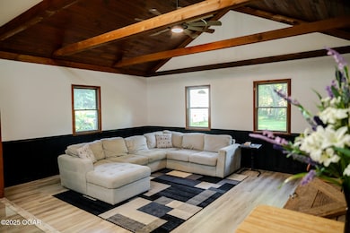 303 N Hudson Ave, Aurora, MO 65605 - photo 3