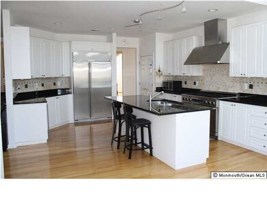 8 Raintree Ct, Holmdel, NJ 07733 - photo 5