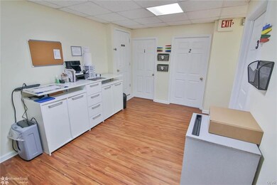 524 W Broad St, Quakertown, PA 18951 - photo 7