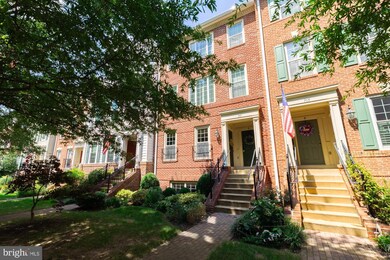 717 Massey Ln unit A, Alexandria, VA 22314 - photo 3